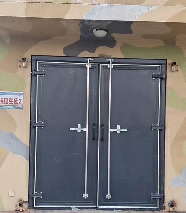 巩留工业平开门