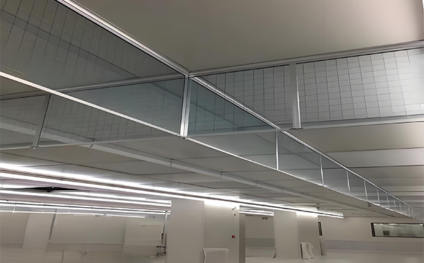 巩留玻璃挡烟垂壁