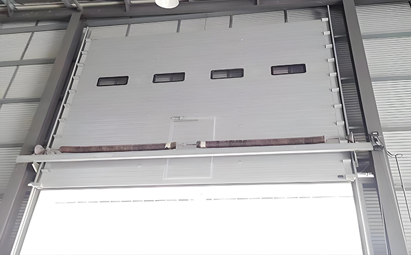 巩留工业滑升门