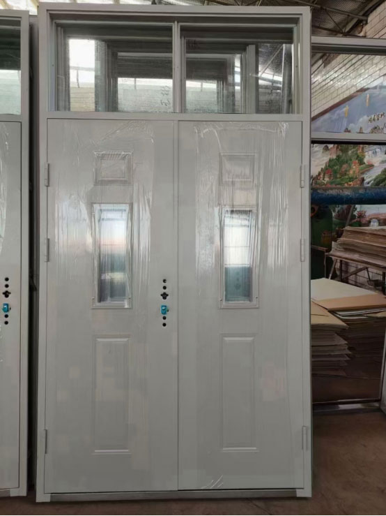 巩留学校教室门