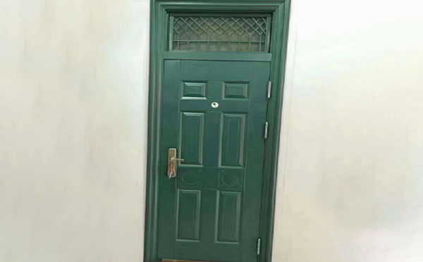 巩留学校教室门