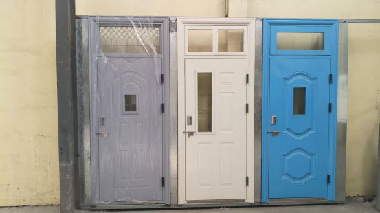 巩留学校教室门