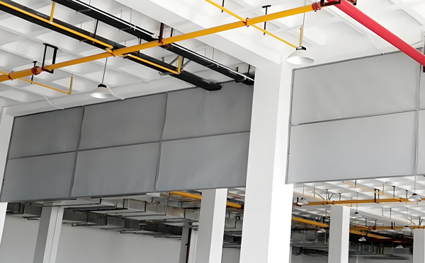 商场防烟分区常闭节点：巩留挡烟垂壁高度与控制器接线图解