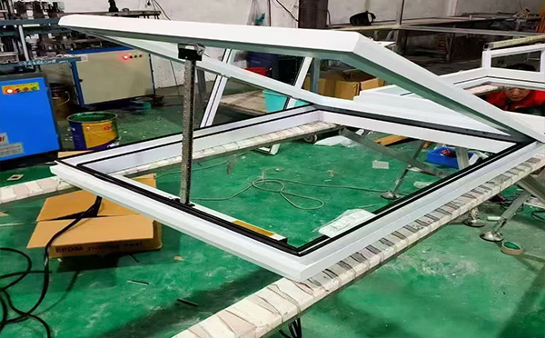 某地下车库出入口巩留排烟窗配置工程