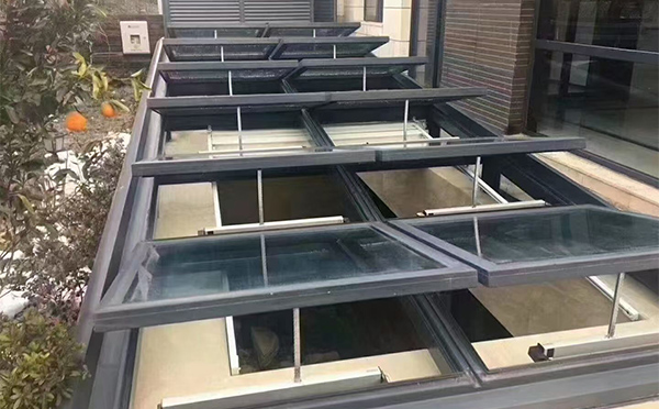 某轨道交通车辆维修车间巩留排烟窗应用