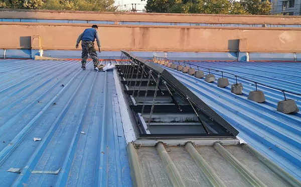 某区域性物流仓储中心巩留排烟窗系统安装项目